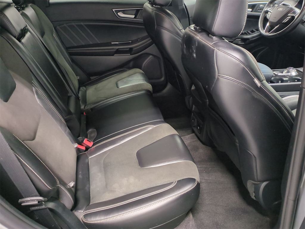 Thumbnail: 2020 Ford Edge - 16