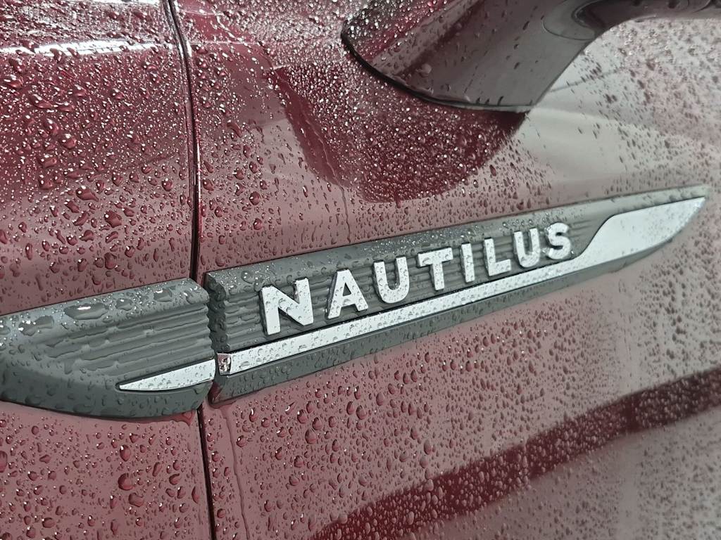 Thumbnail: 2019 Lincoln Nautilus - 6