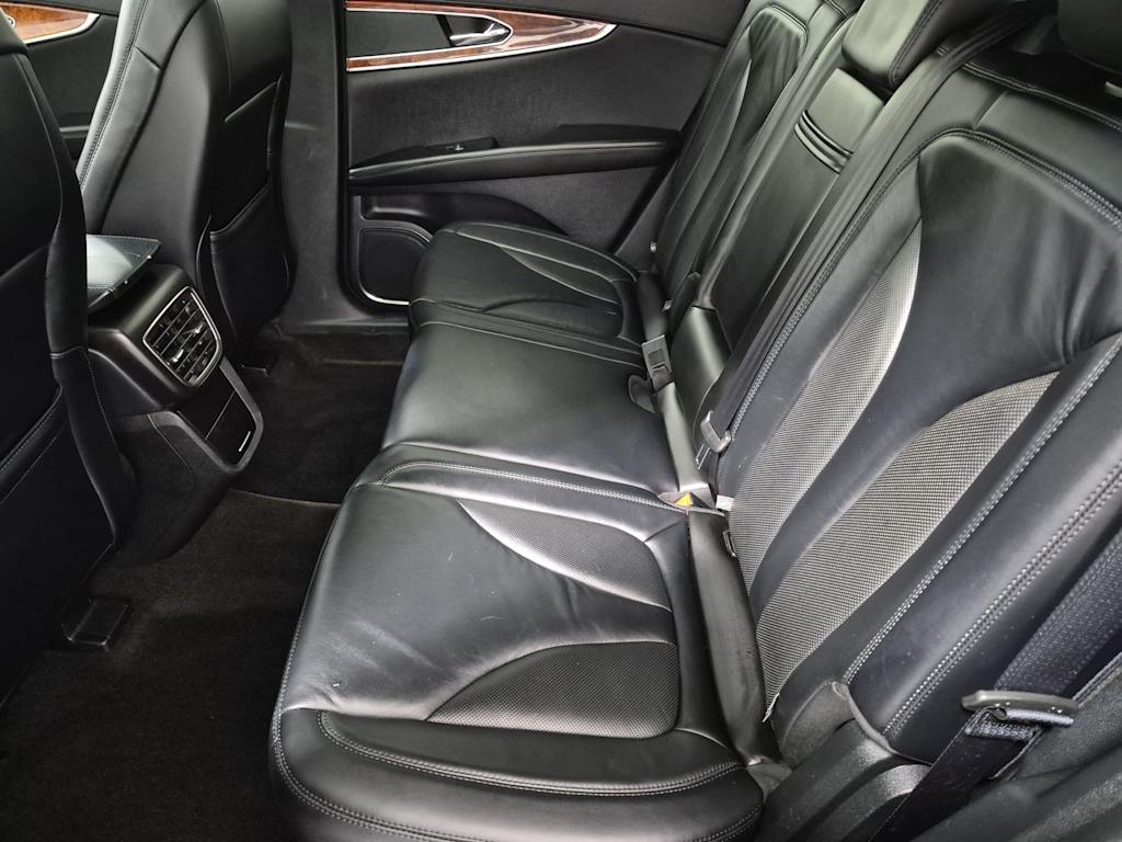 Thumbnail: 2019 Lincoln Nautilus - 27
