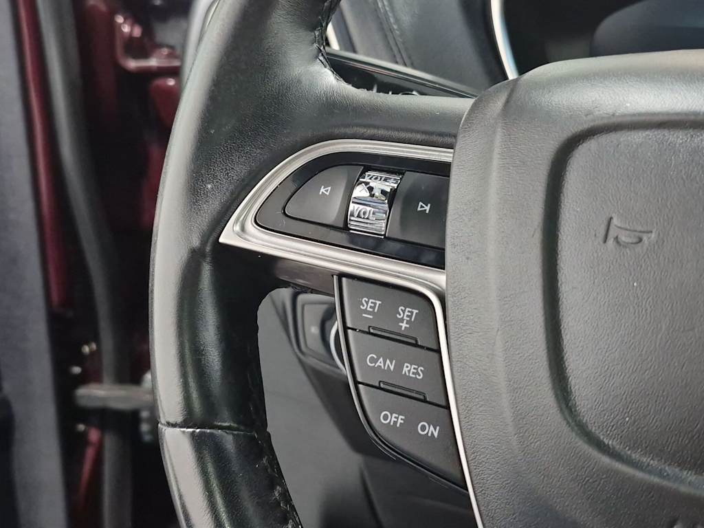 Thumbnail: 2019 Lincoln Nautilus - 30