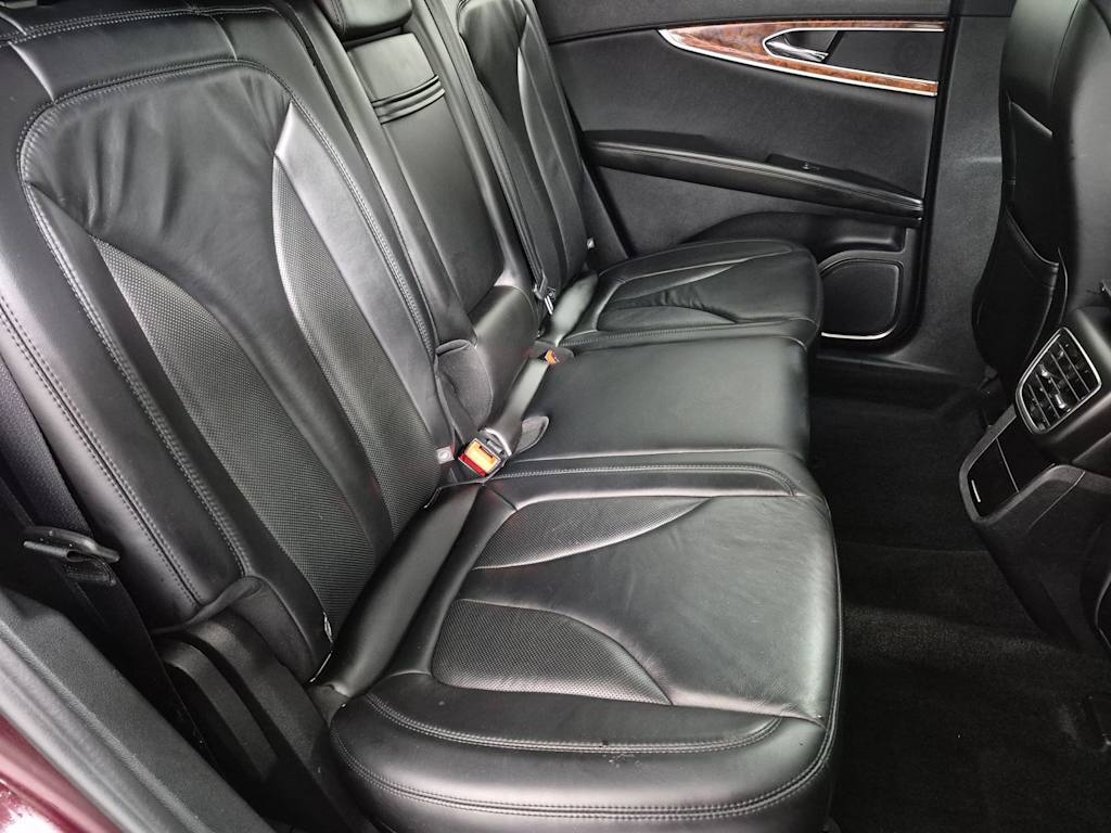 Thumbnail: 2019 Lincoln Nautilus - 28