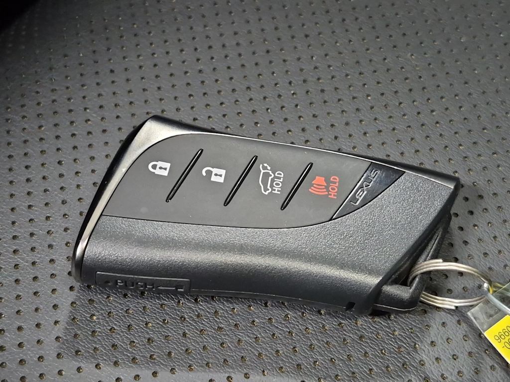 Thumbnail: 2024 Lexus ES - 18