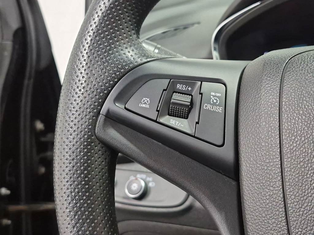 Thumbnail: 2018 Chevrolet Trax - 29