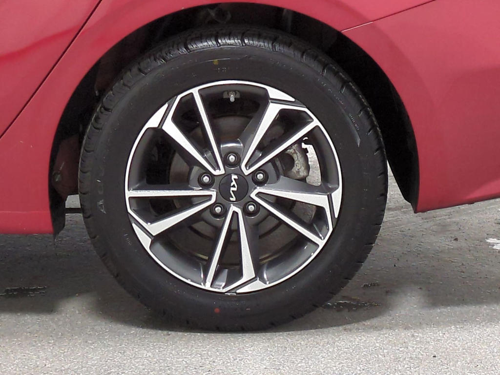 Thumbnail: 2024 Kia Forte - 8