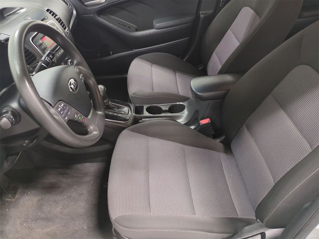 Thumbnail: 2018 Kia Forte - 11