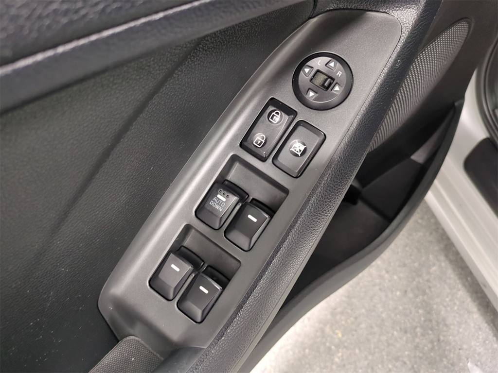 Thumbnail: 2018 Kia Forte - 26