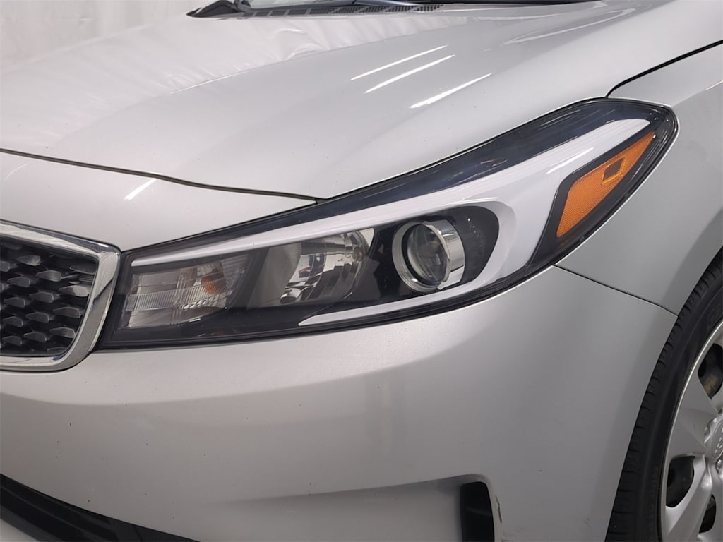 Thumbnail: 2018 Kia Forte - 25