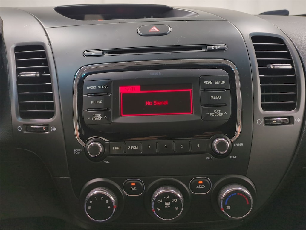 Thumbnail: 2018 Kia Forte - 15