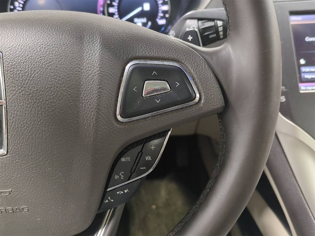 Thumbnail: 2016 Lincoln MKZ - 32