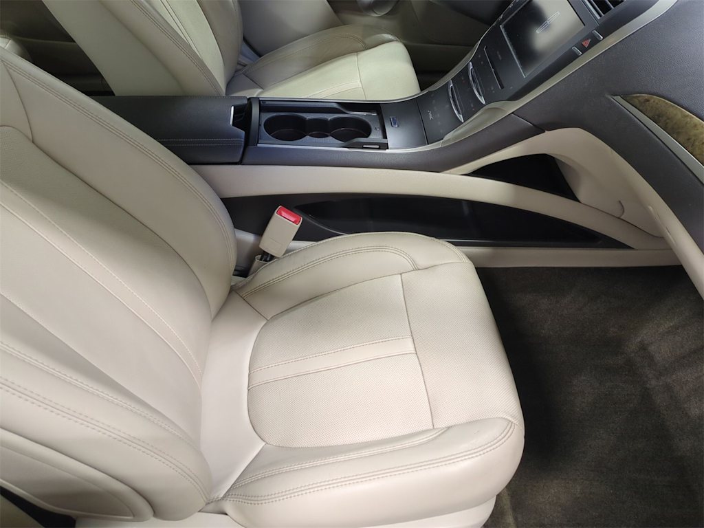 Thumbnail: 2016 Lincoln MKZ - 30