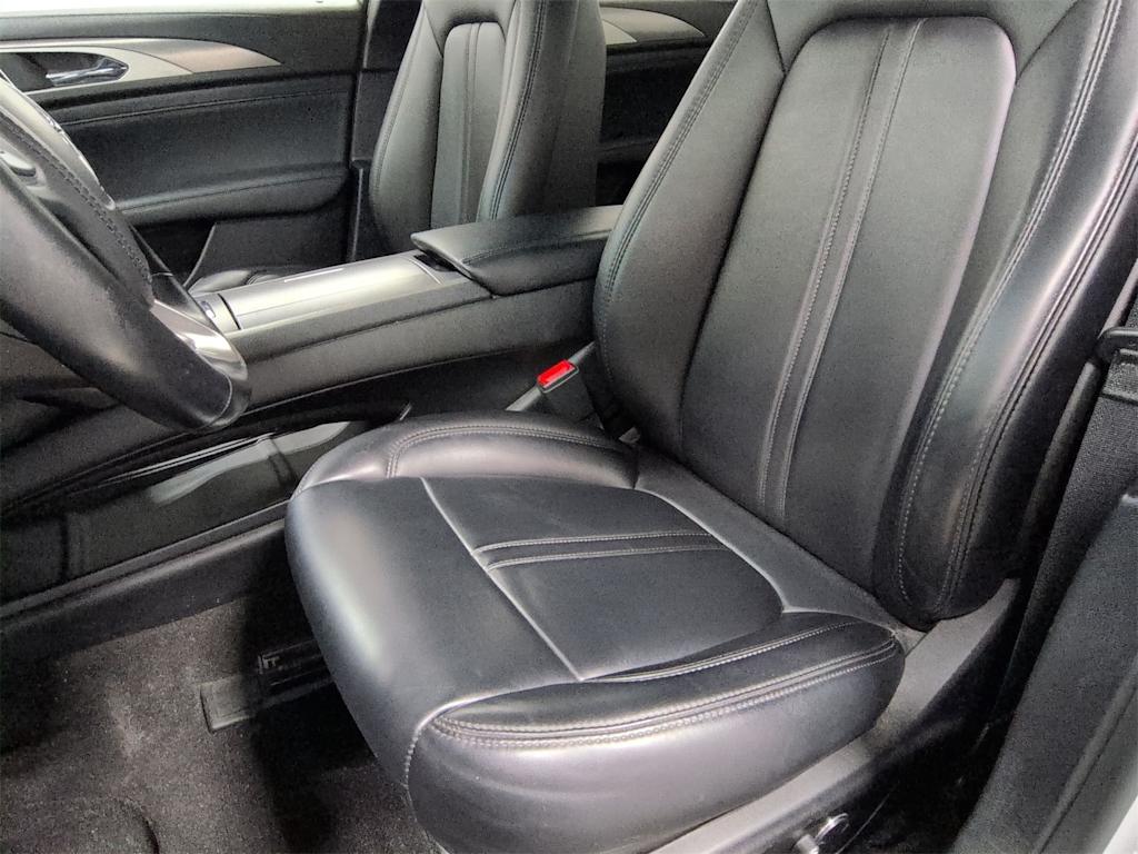 Thumbnail: 2019 Lincoln MKZ - 10