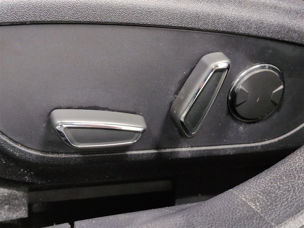 Thumbnail: 2019 Lincoln MKZ - 26