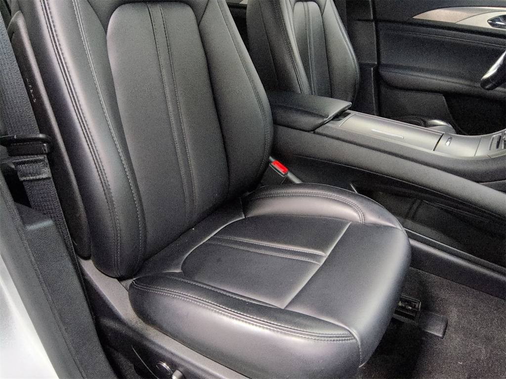 Thumbnail: 2019 Lincoln MKZ - 11