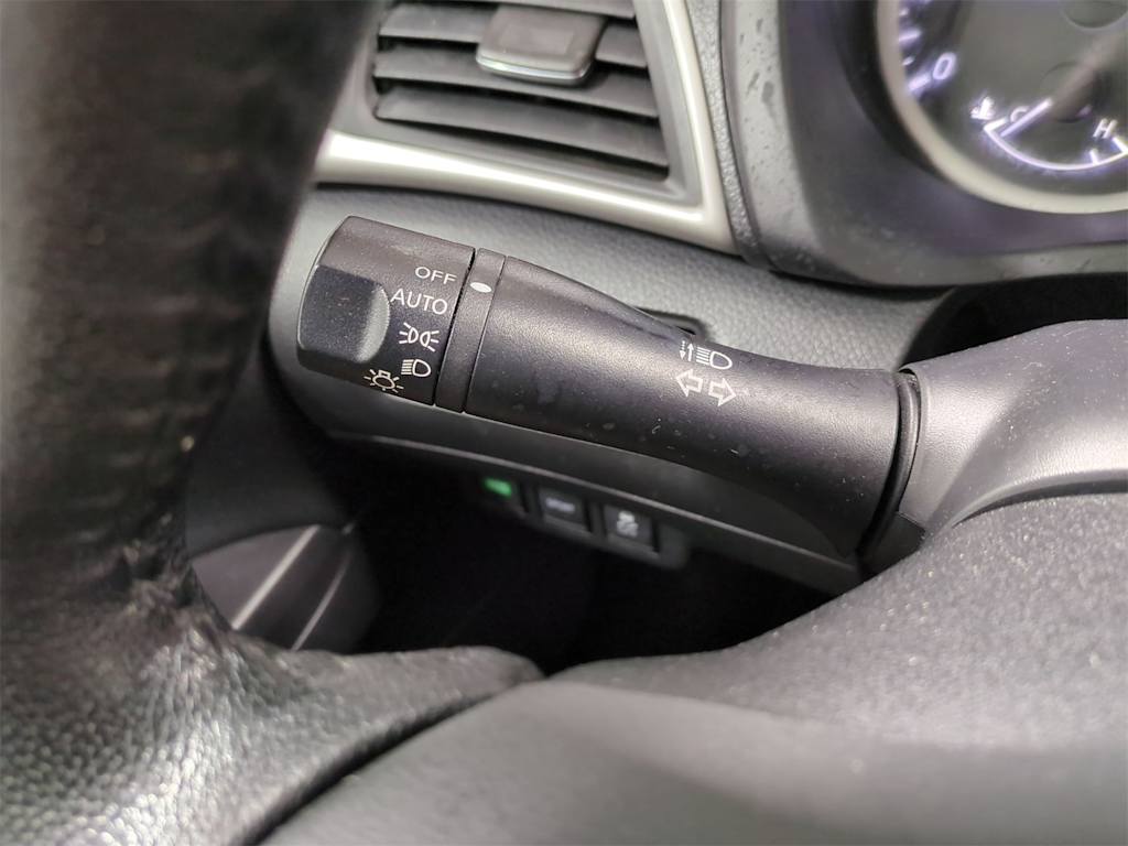 2018 Nissan Sentra SV 32