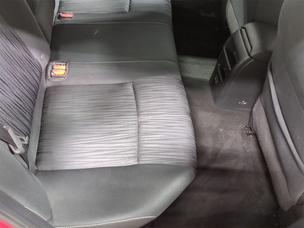 2018 Nissan Sentra SV 27