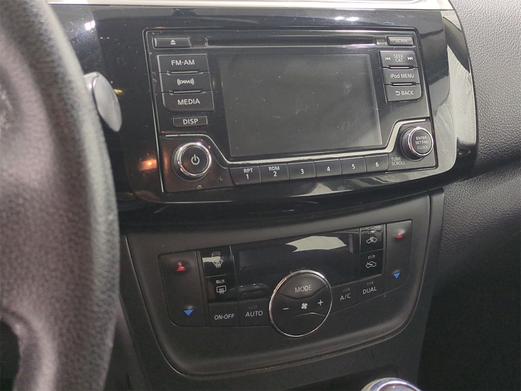 Thumbnail: 2018 Nissan Sentra - 14