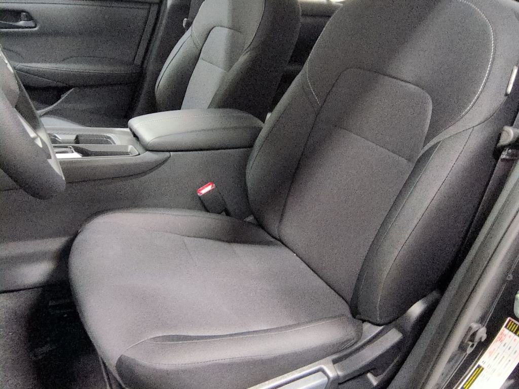 Thumbnail: 2025 Nissan Sentra - 10