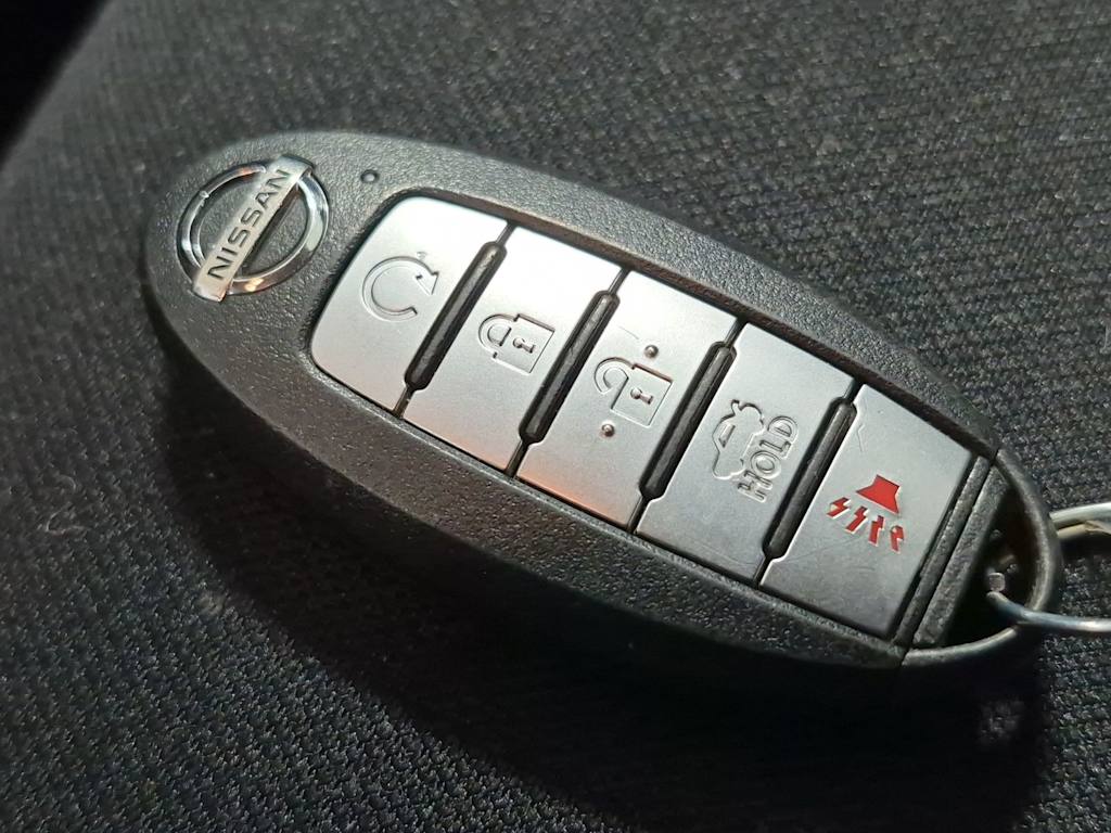 Thumbnail: 2020 Nissan Sentra - 18