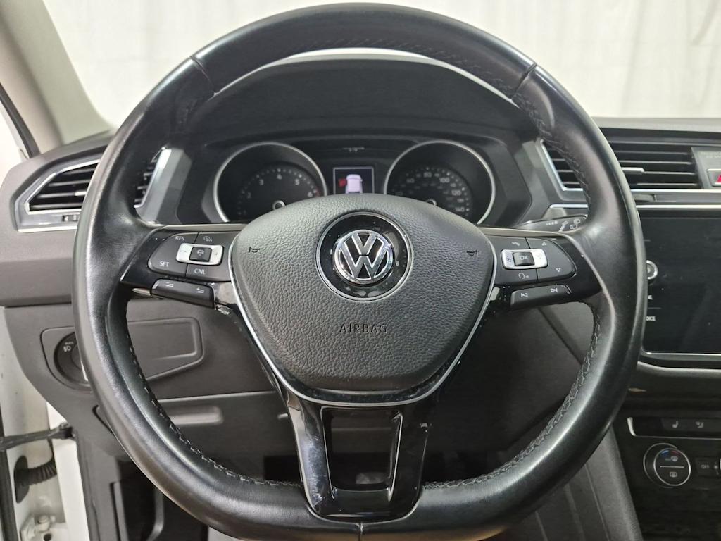 Thumbnail: 2018 Volkswagen Tiguan - 12