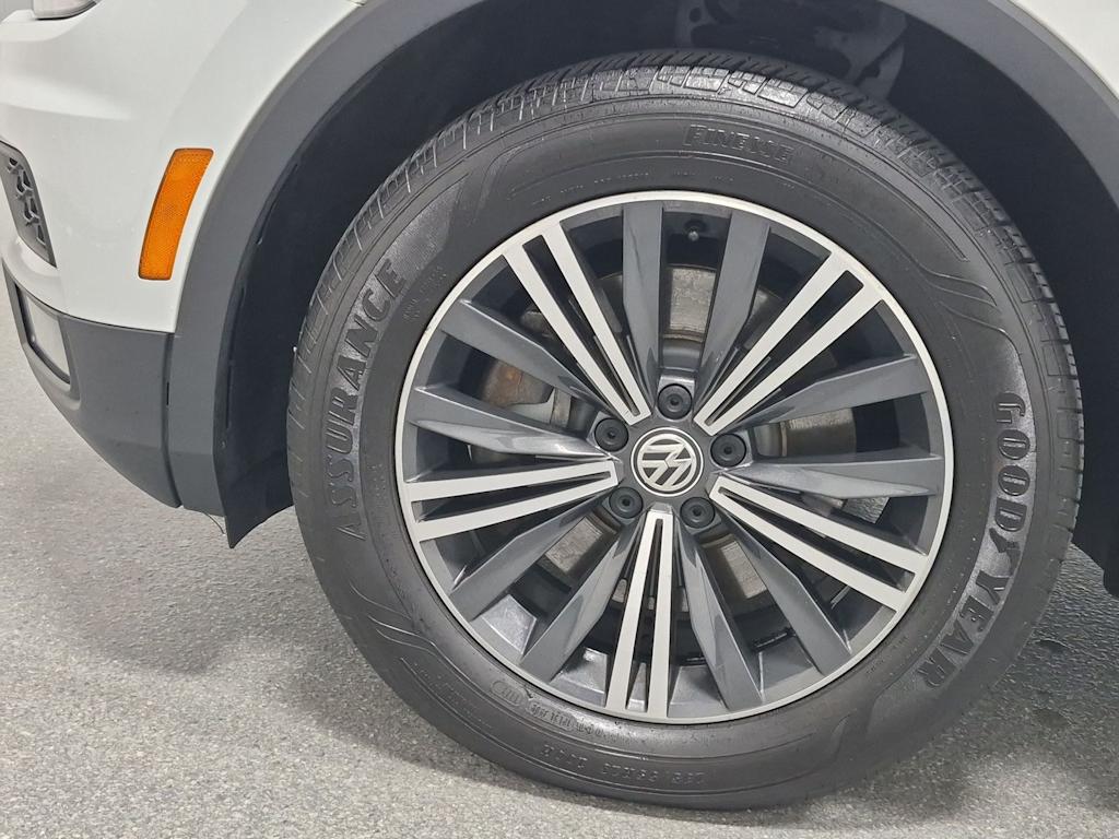 Thumbnail: 2018 Volkswagen Tiguan - 8