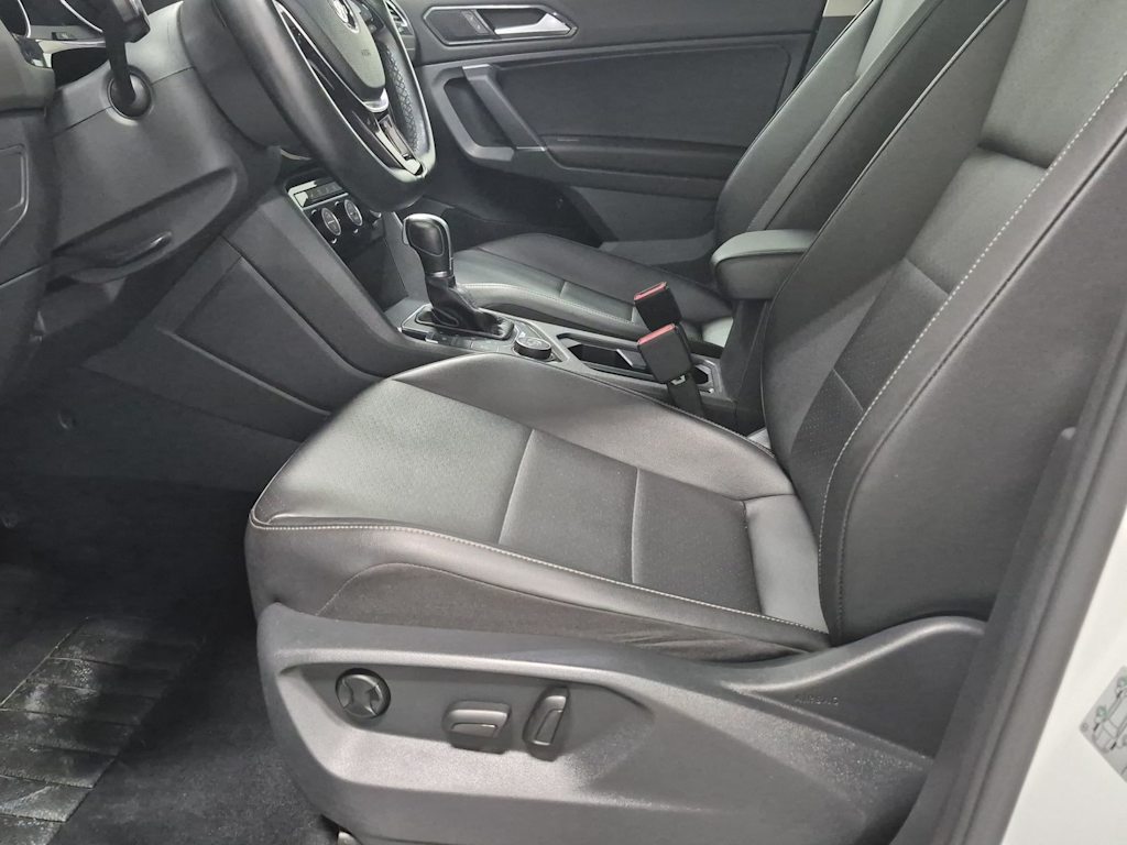 Thumbnail: 2018 Volkswagen Tiguan - 25