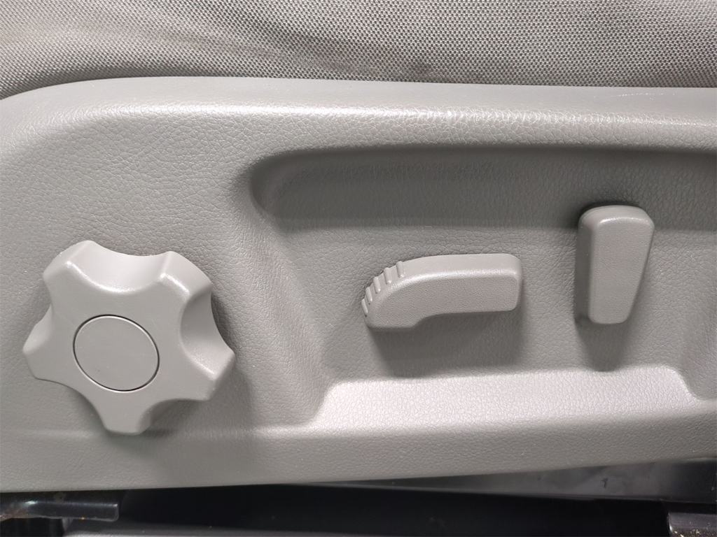 Thumbnail: 2016 Nissan NV - 23