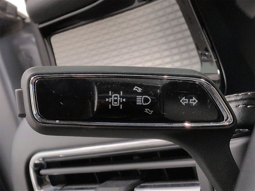 Thumbnail: 2023 Lincoln Corsair - 31