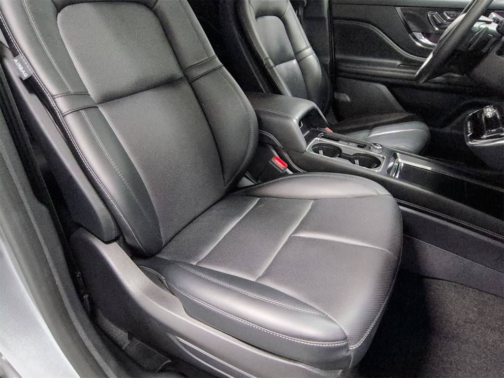 Thumbnail: 2023 Lincoln Corsair - 11