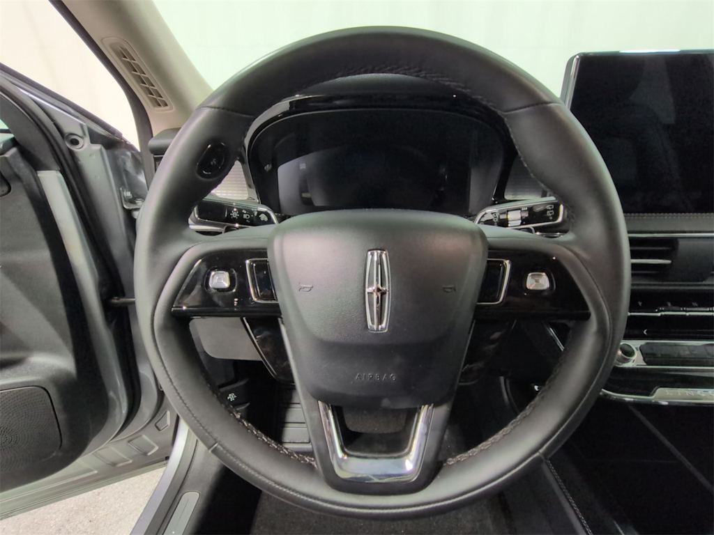 Thumbnail: 2023 Lincoln Corsair - 13