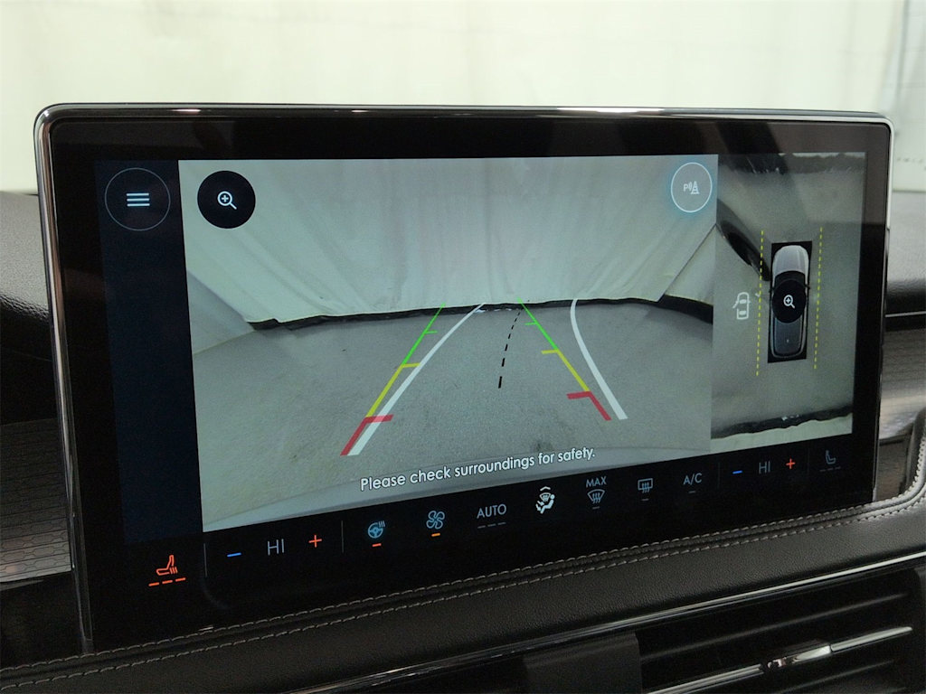 Thumbnail: 2023 Lincoln Corsair - 33