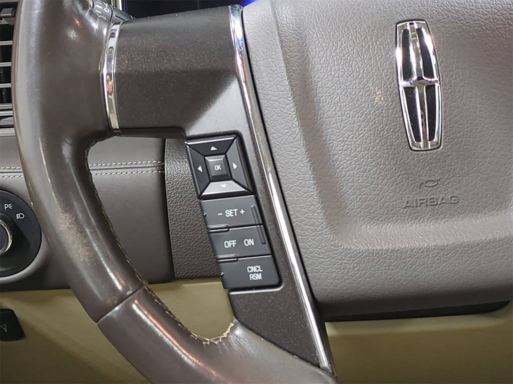 Thumbnail: 2017 Lincoln Navigator - 31