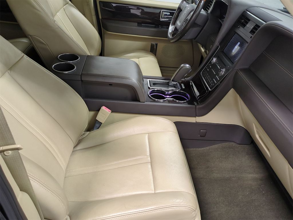 Thumbnail: 2017 Lincoln Navigator - 30
