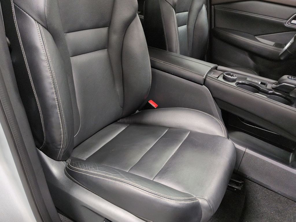 Thumbnail: 2021 Nissan Rogue - 12