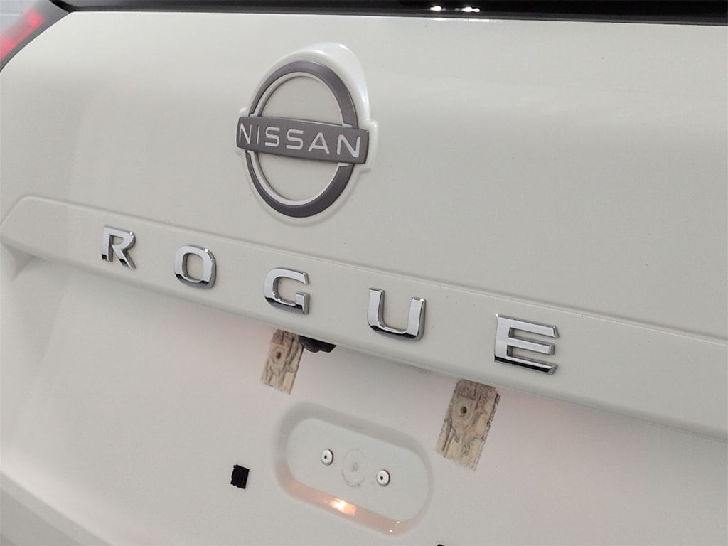 Thumbnail: 2023 Nissan Rogue - 3