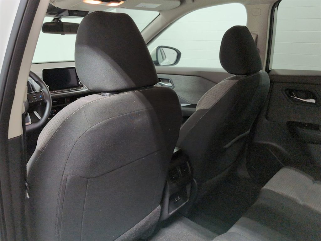 Thumbnail: 2023 Nissan Rogue - 9