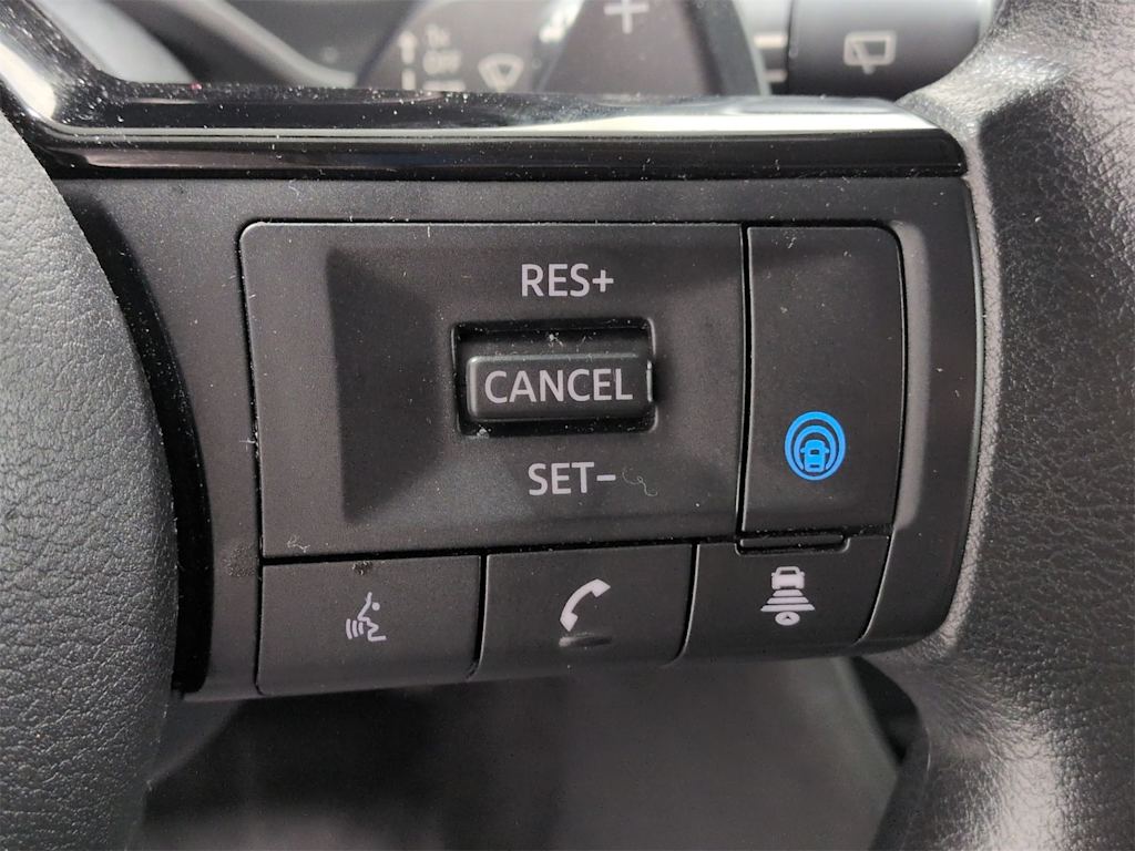 Thumbnail: 2023 Nissan Rogue - 31