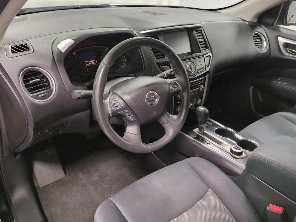 Thumbnail: 2017 Nissan Pathfinder - 2