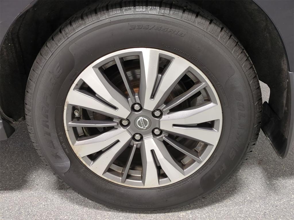 Thumbnail: 2017 Nissan Pathfinder - 8