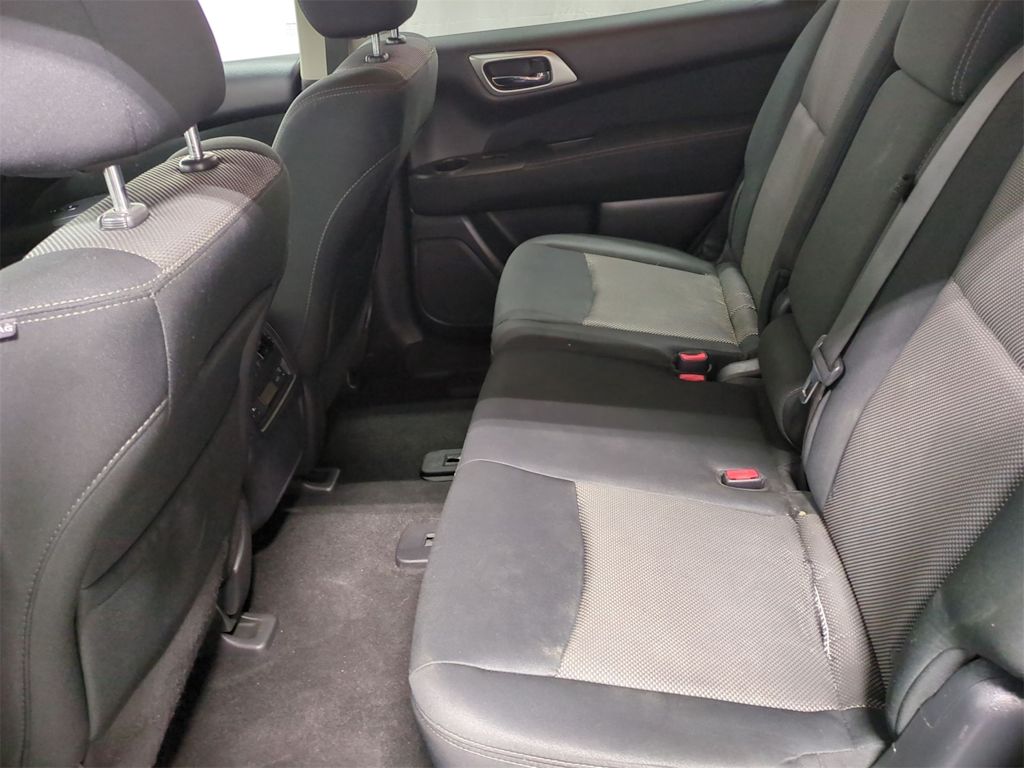 Thumbnail: 2017 Nissan Pathfinder - 27