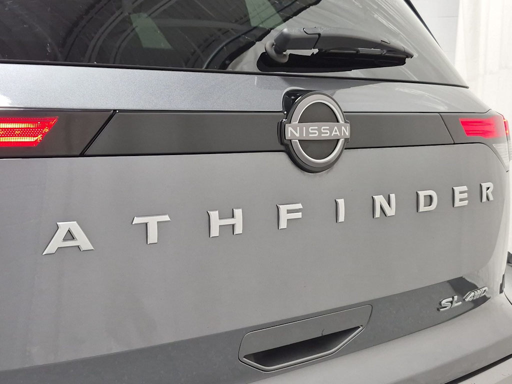 Thumbnail: 2023 Nissan Pathfinder - 24