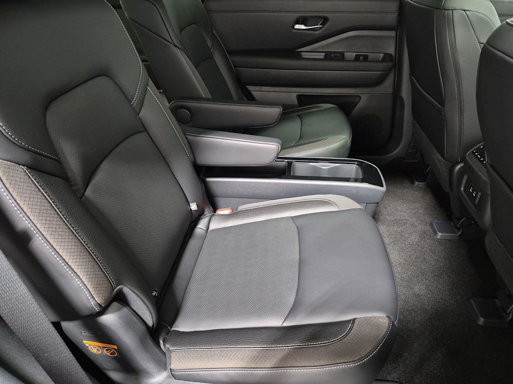 Thumbnail: 2026 Nissan Pathfinder - 12