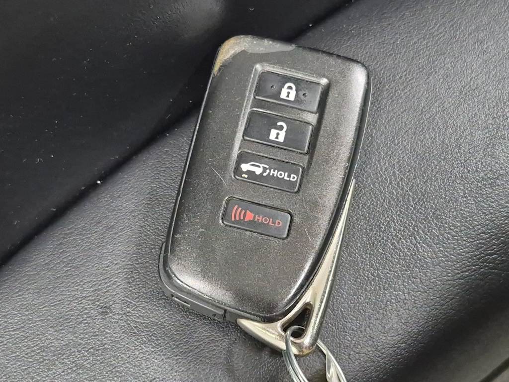 Thumbnail: 2015 Toyota Highlander - 17