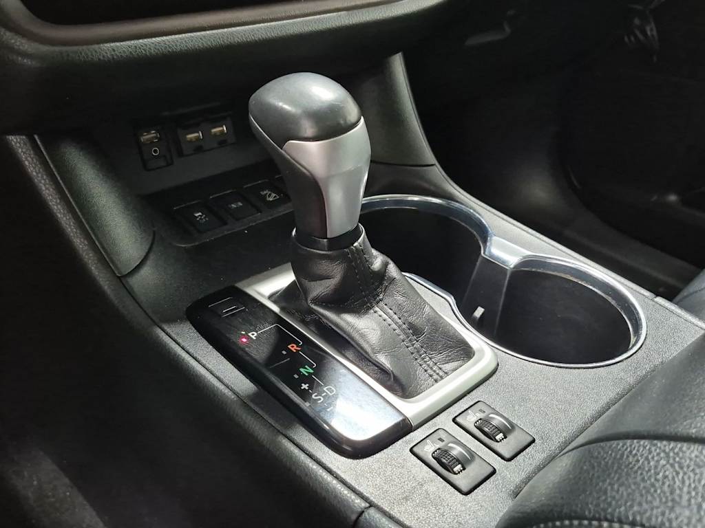 Thumbnail: 2015 Toyota Highlander - 38