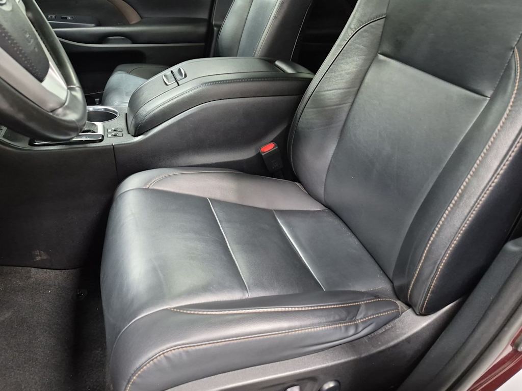 Thumbnail: 2015 Toyota Highlander - 10