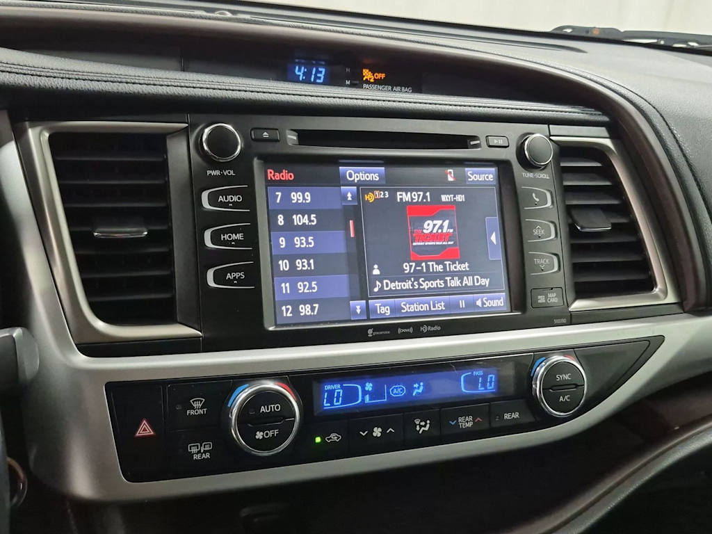 Thumbnail: 2015 Toyota Highlander - 14