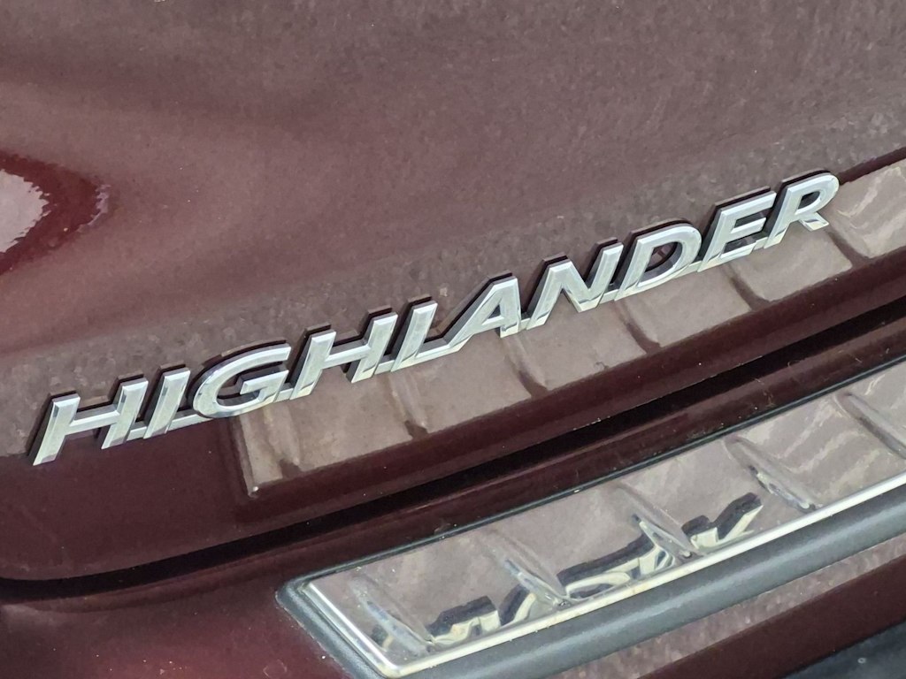 Thumbnail: 2015 Toyota Highlander - 24