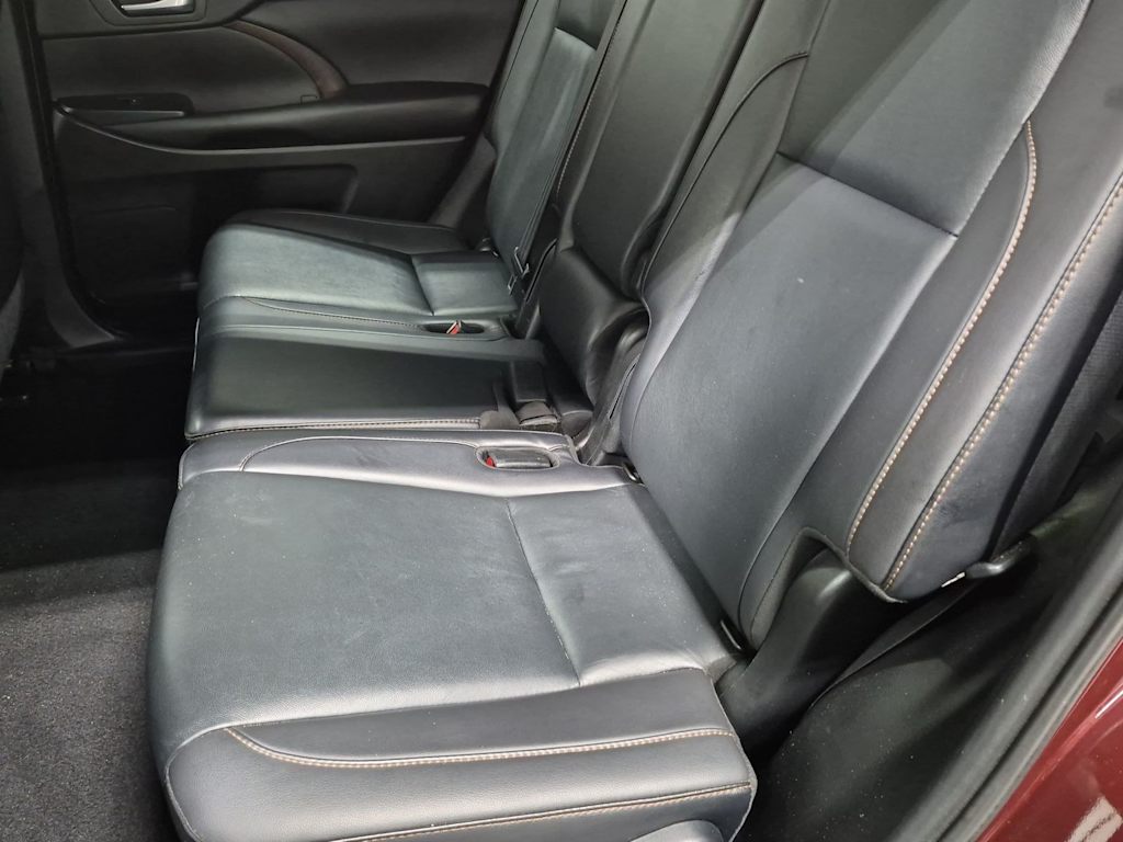 Thumbnail: 2015 Toyota Highlander - 12