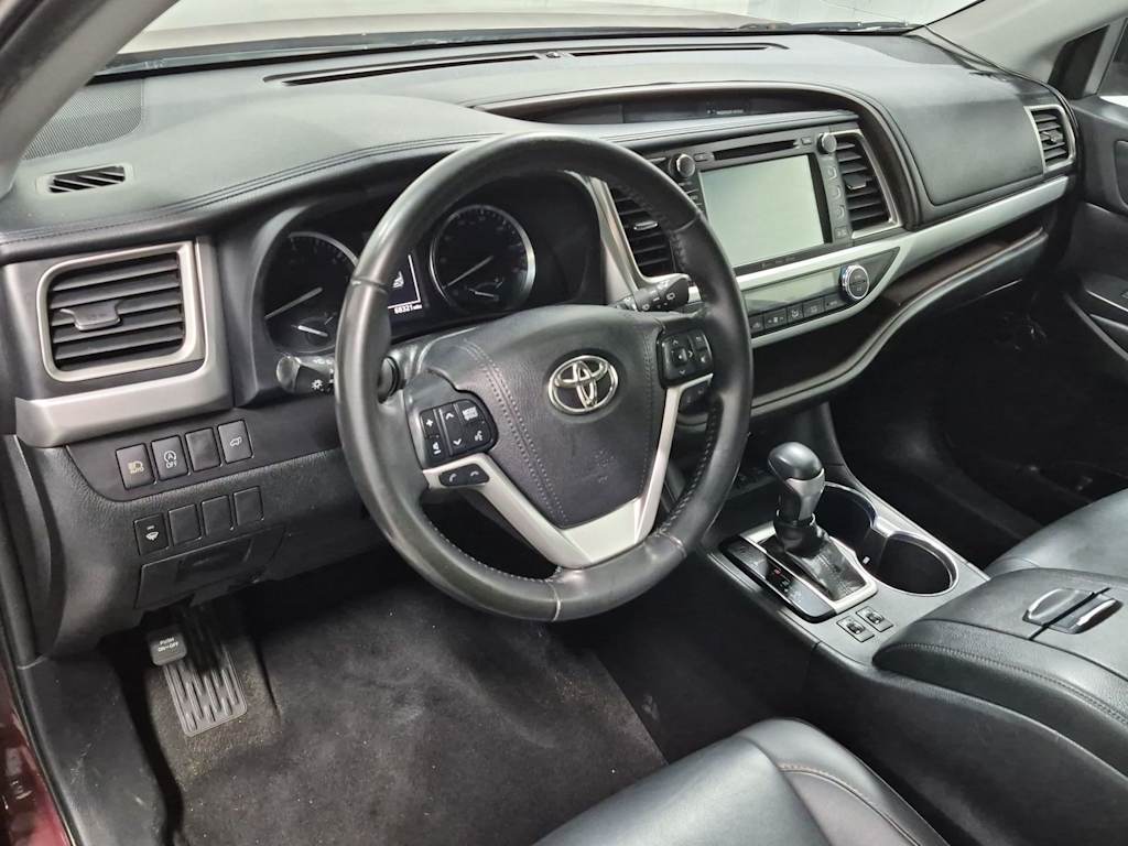 Thumbnail: 2015 Toyota Highlander - 2