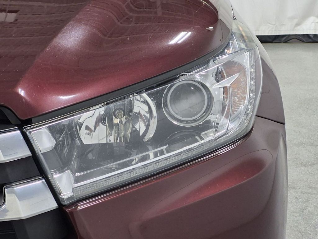 Thumbnail: 2015 Toyota Highlander - 23