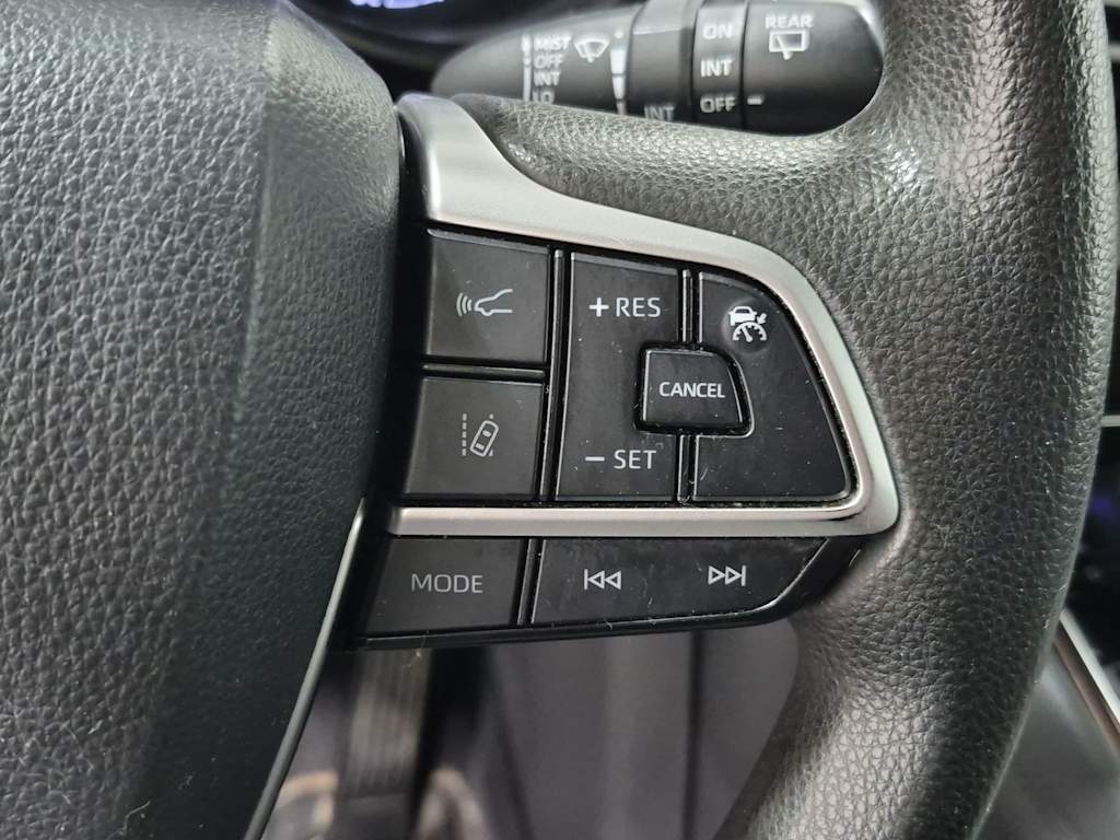 Thumbnail: 2021 Toyota Sienna - 31